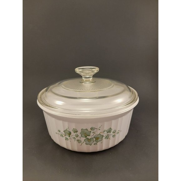 Vintage Corningware Cassorole Dish with Lid - Picture 1 of 4